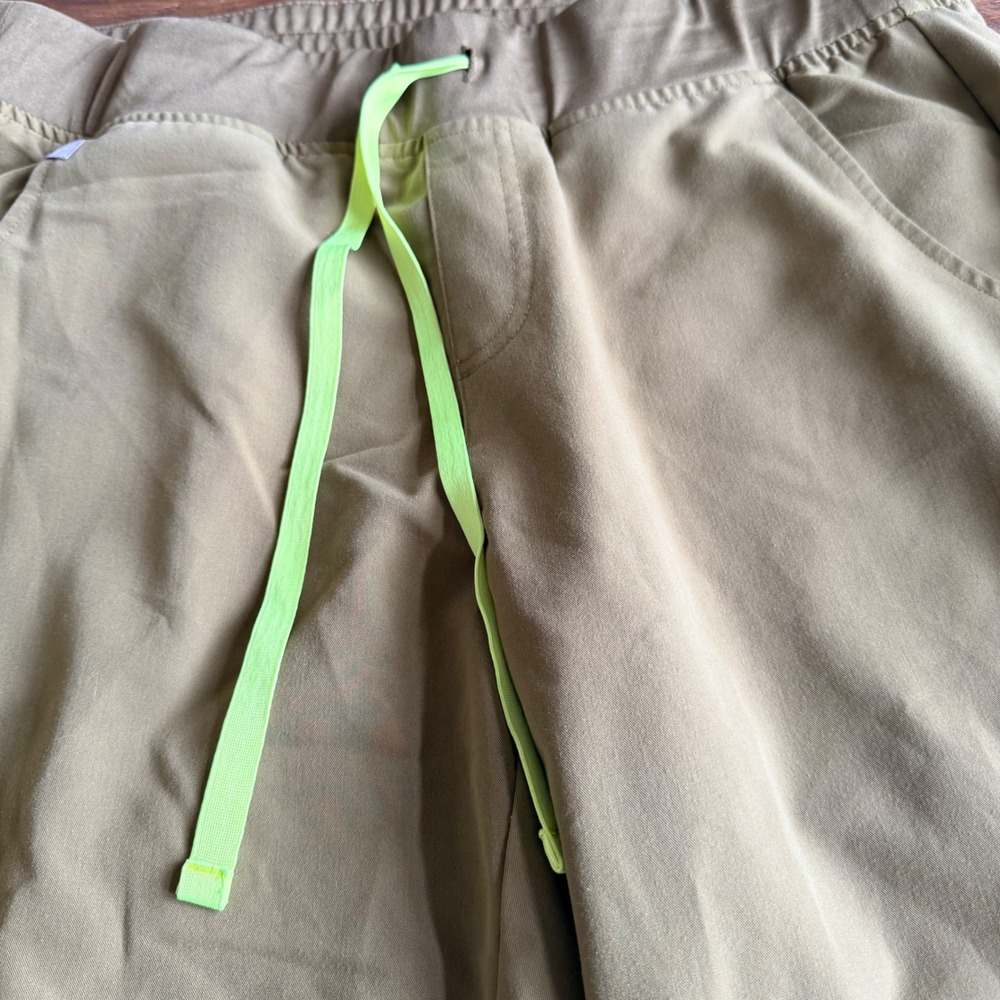 FIGS Zamorra Scrub Joggers Womens L Dark Olive W18SW2005 Cargo Nurse Doctor - Picture 2 of 13